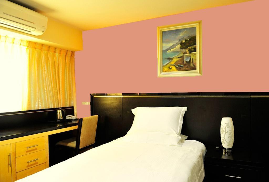 Malacca Hallmark Crown Hotel מראה חיצוני תמונה