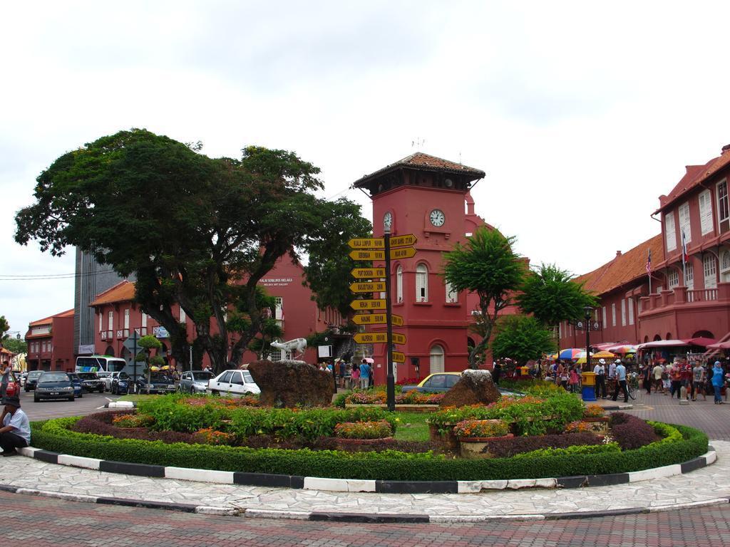 Malacca Hallmark Crown Hotel מראה חיצוני תמונה