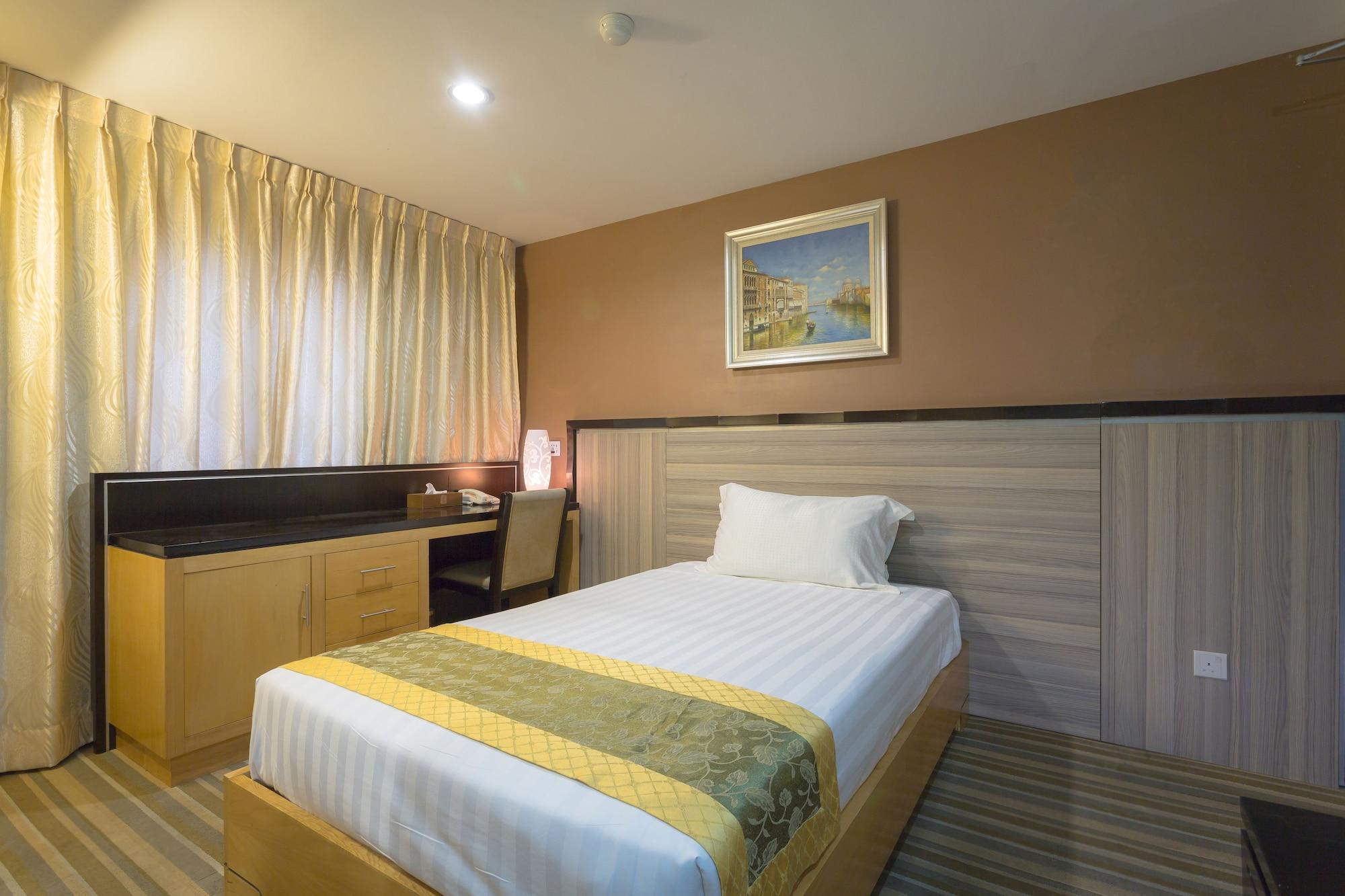 Malacca Hallmark Crown Hotel מראה חיצוני תמונה