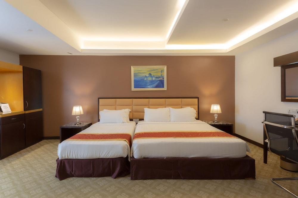 Malacca Hallmark Crown Hotel מראה חיצוני תמונה